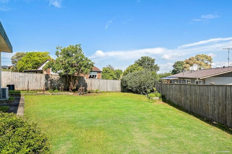 Photo of property in 131 Chivalry Road, Glenfield, Auckland, 0629