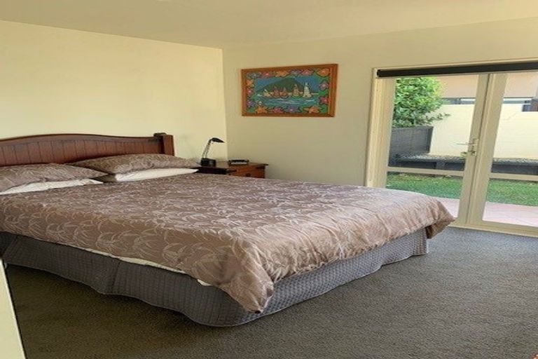 Photo of property in 1/20 Rangitoto Terrace, Milford, Auckland, 0620