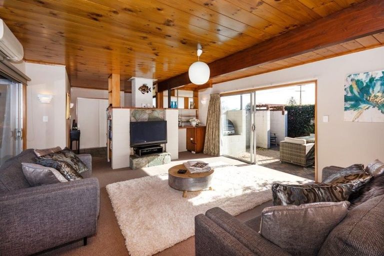 Photo of property in 38 Youngs Road, Papakura, 2110