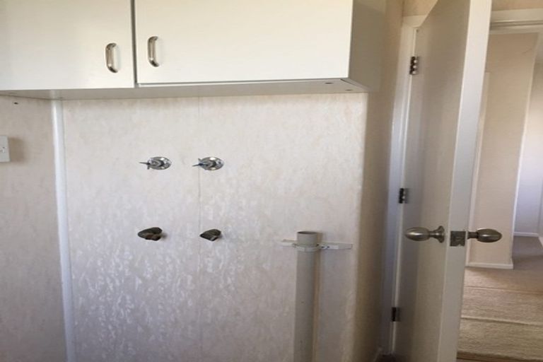 Photo of property in 2/130 Rangatira Road, Beach Haven, Auckland, 0626