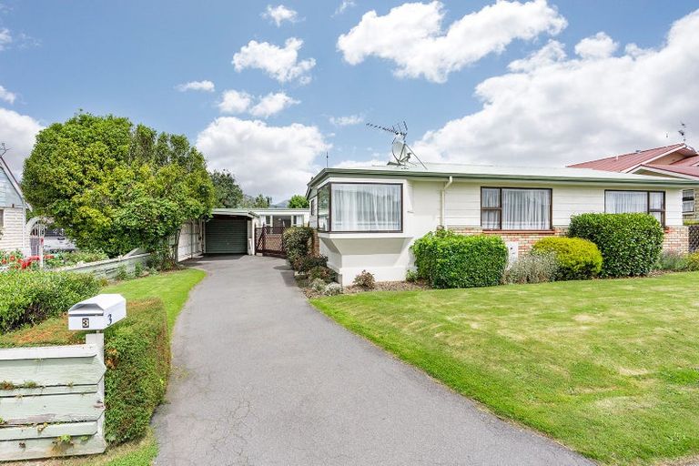Photo of property in 3 Maple Grove, Mosgiel, 9024