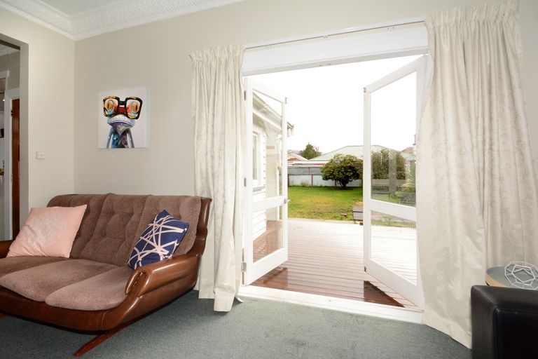 Photo of property in 172 Macandrew Road, South Dunedin, Dunedin, 9012