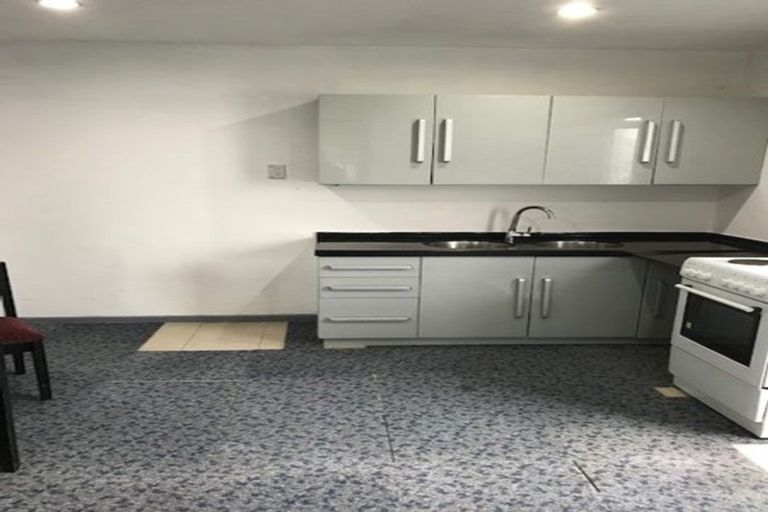 Photo of property in 3 Rogers Avenue, Eastern Beach, Auckland, 2012