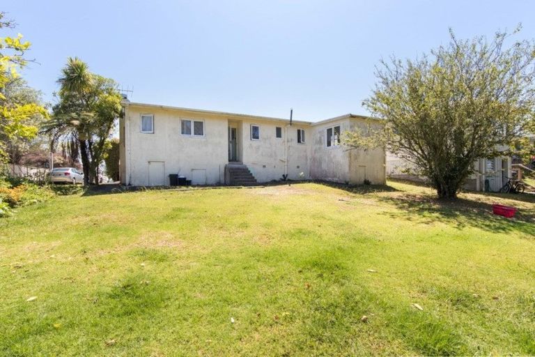 Photo of property in 50 Island Bay Road, Beach Haven, Auckland, 0626