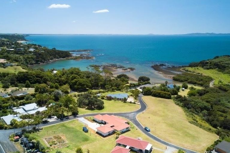 Photo of property in 279 State Highway 10, Cable Bay, 0420