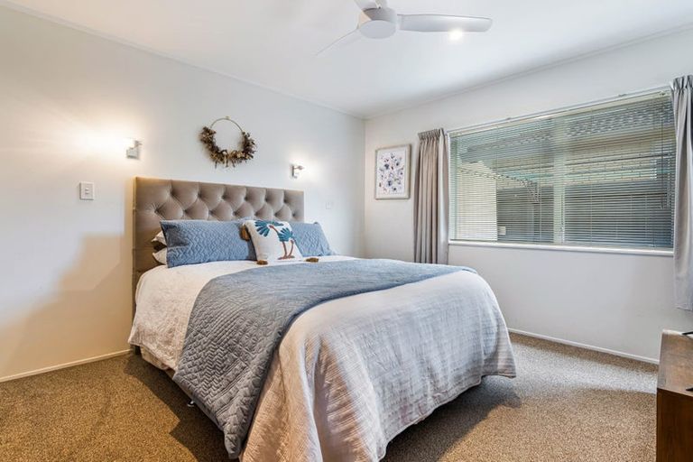 Photo of property in 38 Edward Avenue, Orewa, 0931