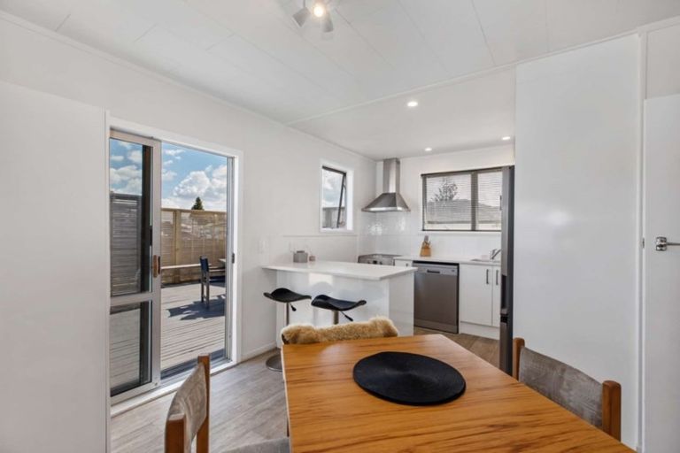 Photo of property in 44 Sunlands Drive, Manurewa, Auckland, 2102