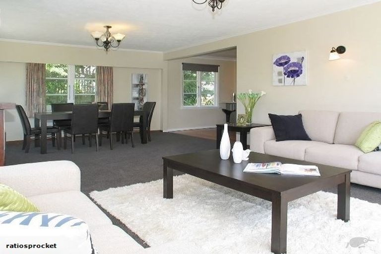 Photo of property in 4 South Street, Tawa, Wellington, 5028