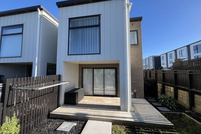 Photo of property in 54 Huri Street, Mangere Bridge, Auckland, 2022
