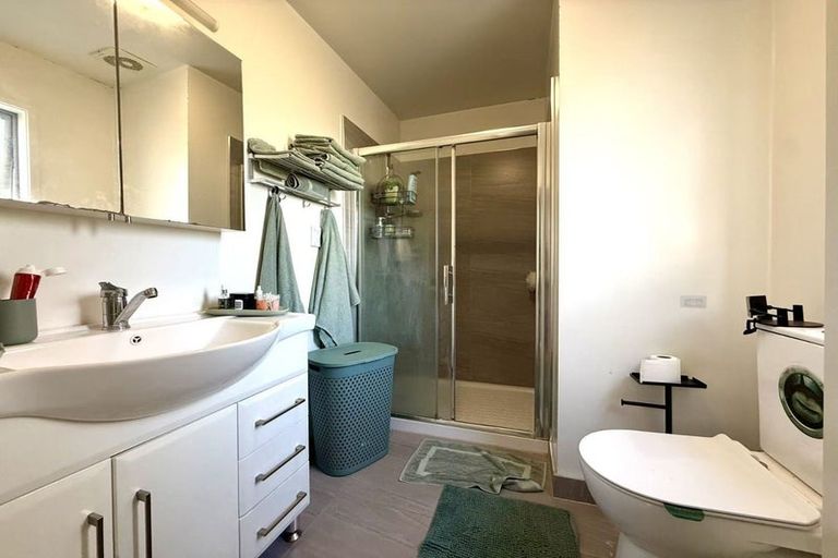 Photo of property in 38 Larissa Avenue, Henderson, Auckland, 0610