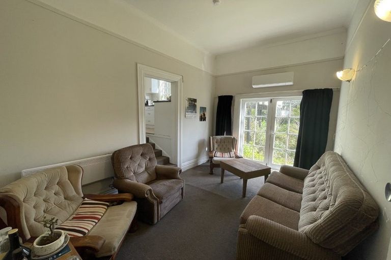 Photo of property in 28 Maarama Crescent, Aro Valley, Wellington, 6021