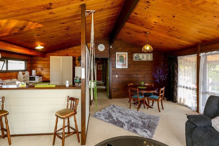 Photo of property in 14 Ambury Place, Merrilands, New Plymouth, 4312