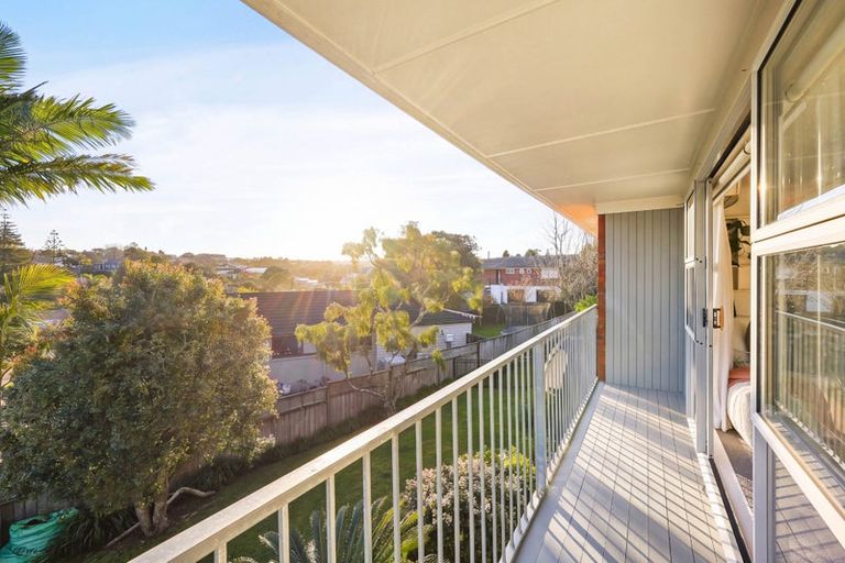 Photo of property in 5 Liston Crescent, Cockle Bay, Auckland, 2014
