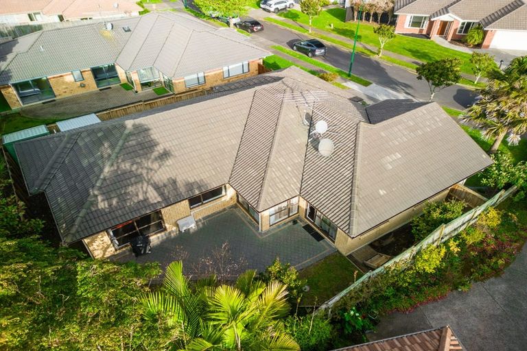 Photo of property in 11 Walter Haddrell Crescent, Flat Bush, Auckland, 2016