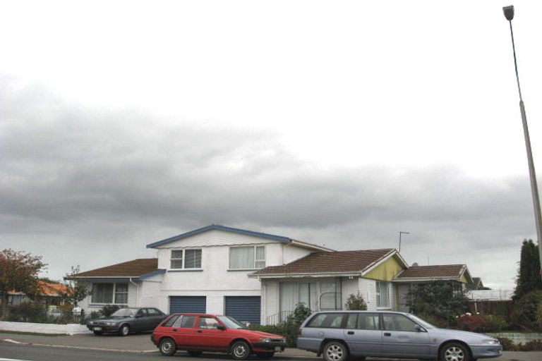 Photo of property in 2/116 Main North Road, Papanui, Christchurch, 8052