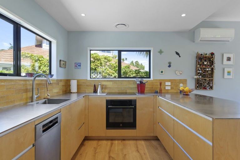 Photo of property in 3/63 Beachville Road, Redcliffs, Christchurch, 8081