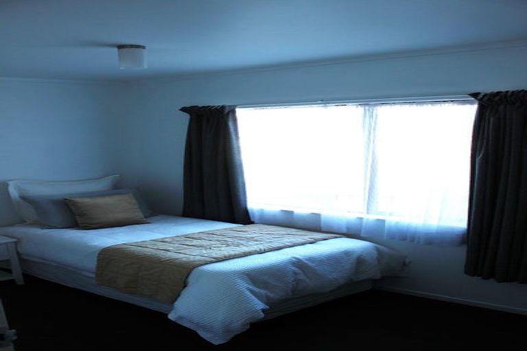 Photo of property in 2/109 Don Buck Road, Massey, Auckland, 0614