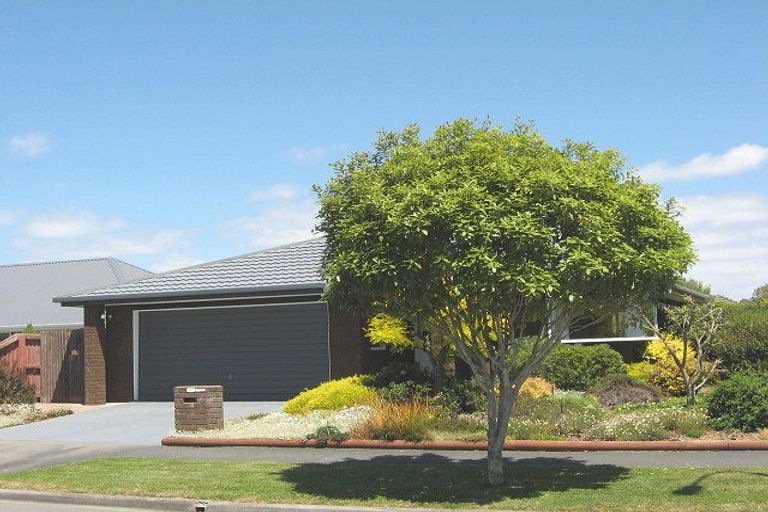 Photo of property in 40 Beauford Place, Parklands, Christchurch, 8083