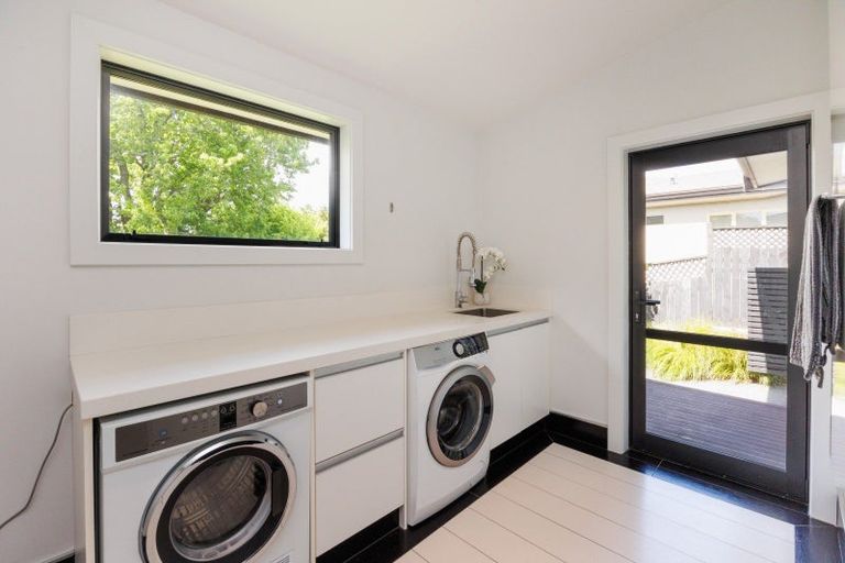 Photo of property in 27a Phoenix Avenue, Hokowhitu, Palmerston North, 4410
