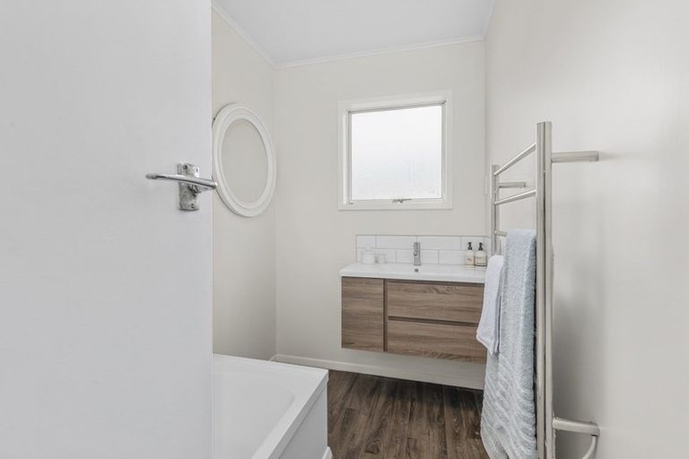 Photo of property in 242 Wellington Road, Wainuiomata, Lower Hutt, 5014