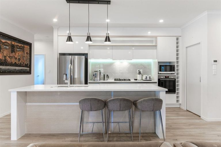 Photo of property in 26 Konoba Avenue, Kumeu, 0810