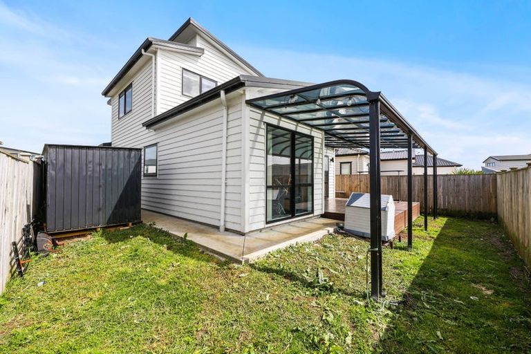 Photo of property in 12 Korowhiti Road, Clarks Beach, 2122