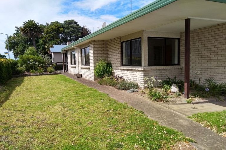 Photo of property in 1/210 Devonport Road, Tauranga, 3110