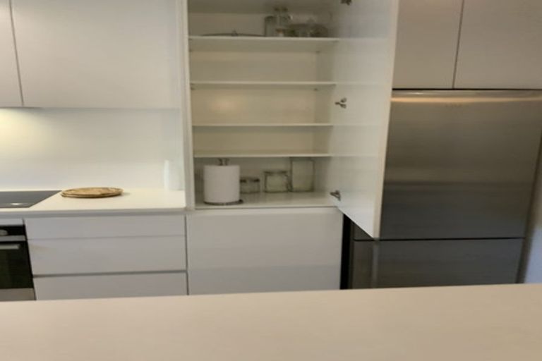 Photo of property in 1/18 Penning Road, Castor Bay, Auckland, 0620