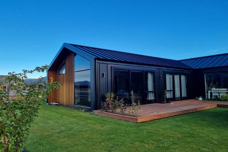 Photo of property in 3 Eureka Street, Wanaka, 9305