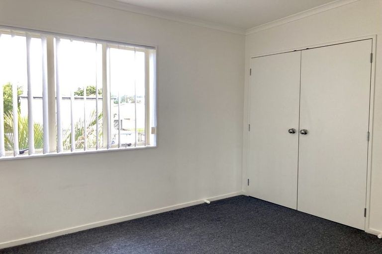 Photo of property in 12 Rosandich Drive, Sunnyvale, Auckland, 0612