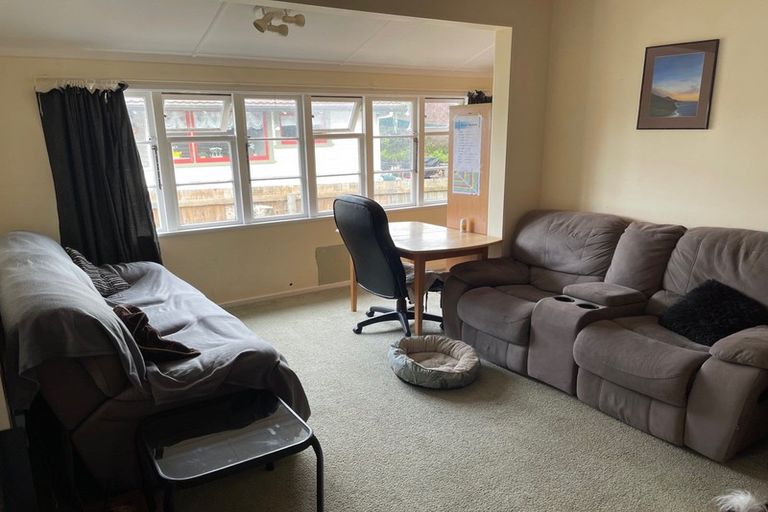 Photo of property in 28 Chelwood Street, Takaro, Palmerston North, 4412