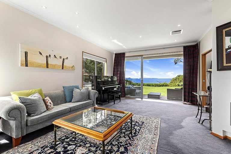 Photo of property in 24 Cliff Road, Torbay, Auckland, 0630