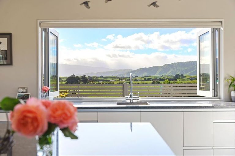 Photo of property in 25 Mahurenga Lane, Te Horo, Otaki, 5581
