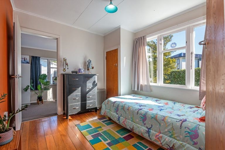 Photo of property in 3 Glasgow Street, Takaro, Palmerston North, 4412