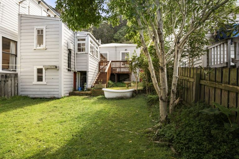 Photo of property in 129 Grant Road, Thorndon, Wellington, 6011