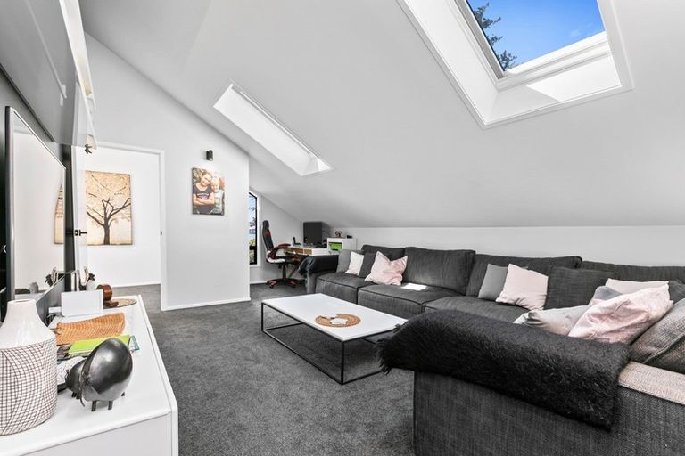 Photo of property in 253 Devonport Road, Tauranga, 3110