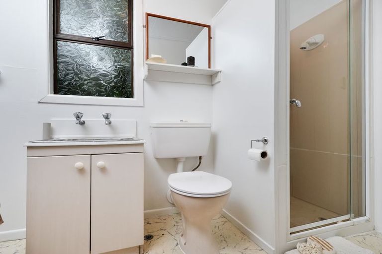 Photo of property in 60 Newington Road, Henderson, Auckland, 0612