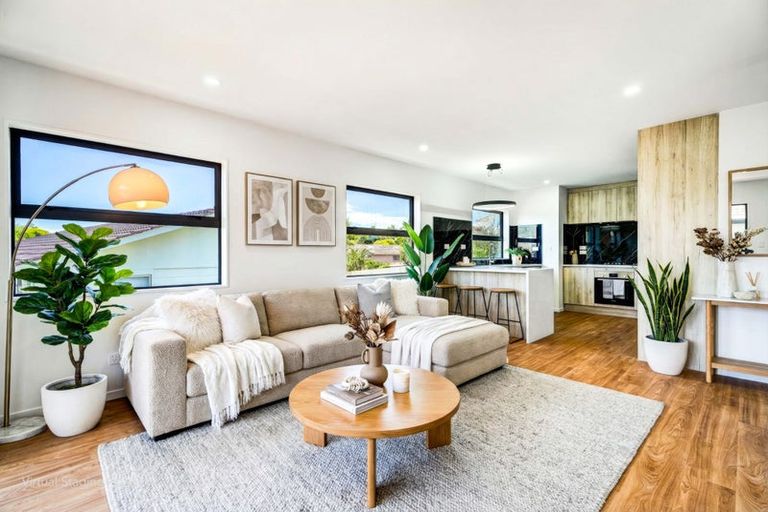 Photo of property in 74b Awaroa Road, Sunnyvale, Auckland, 0612