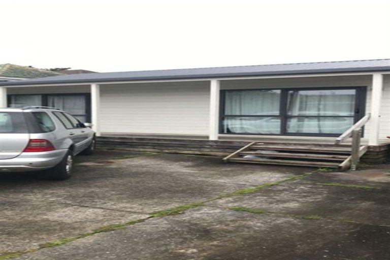 Photo of property in 35 Earlsworth Road, Mangere East, Auckland, 2024