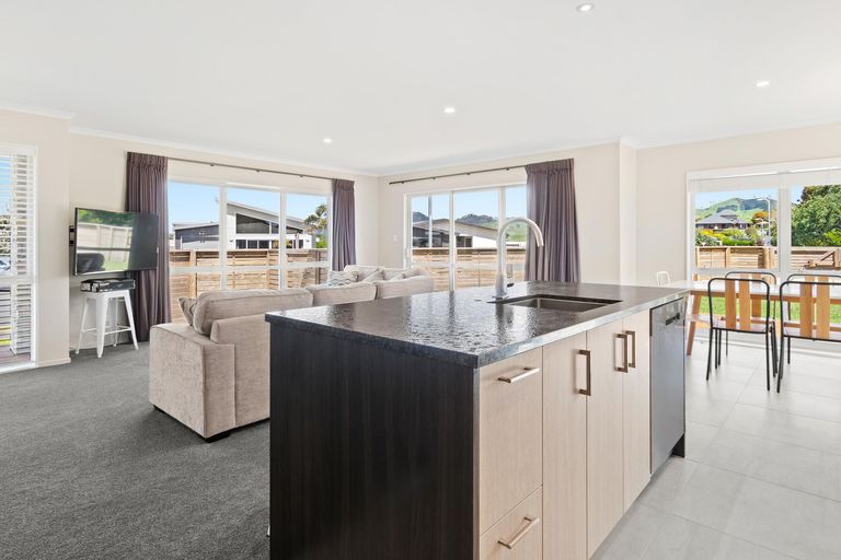 Photo of property in 7 Seafoam Place, Waihi Beach, 3611