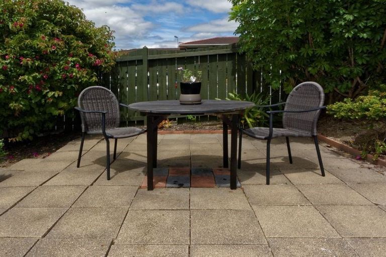 Photo of property in 1/6 Butterworth Drive, Glendene, Auckland, 0602