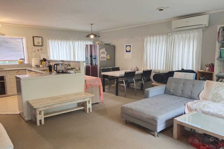 Photo of property in 2/11 Macleans Road, Bucklands Beach, Auckland, 2014