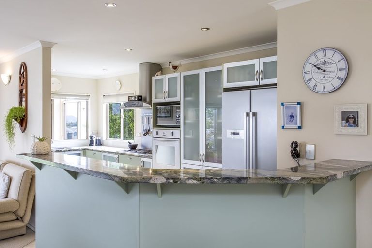 Photo of property in 6/126 Whangaparaoa Road, Red Beach, 0932