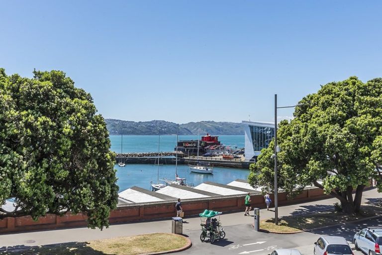 Photo of property in Rockhaven Saville, 116 Oriental Parade, Oriental Bay, Wellington, 6011