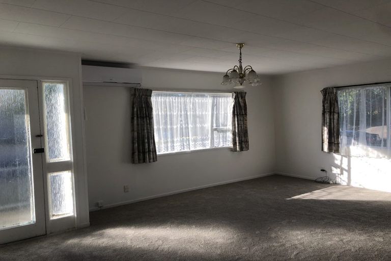 Photo of property in 26 Santiago Crescent, Unsworth Heights, Auckland, 0632