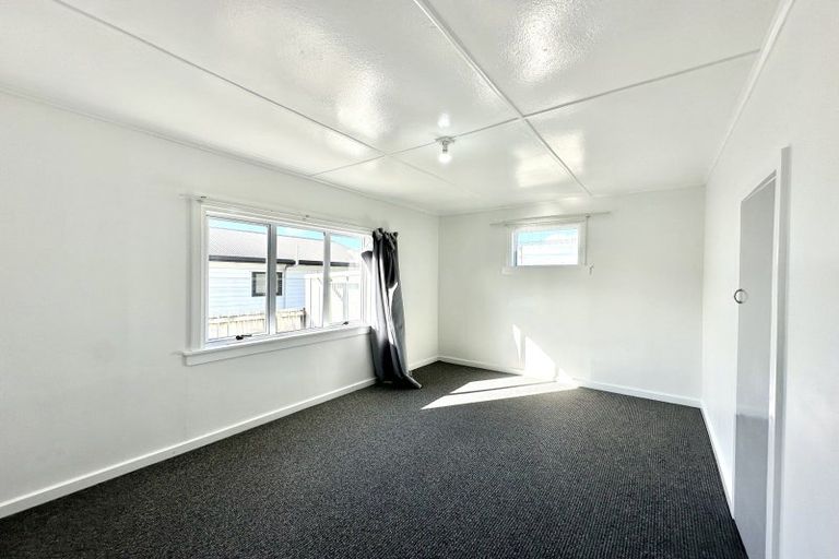 Photo of property in 90 Centennial Avenue, Waitara, 4320