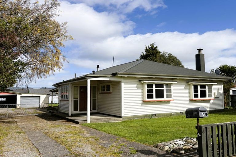 Photo of property in 4 Ohau Street, Dobson, Greymouth, 7805