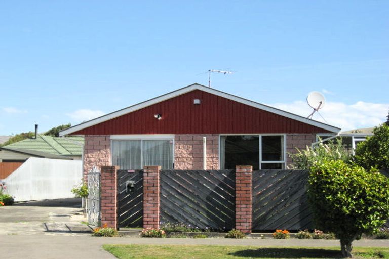 Photo of property in 9 Walcot Street, Bromley, Christchurch, 8062