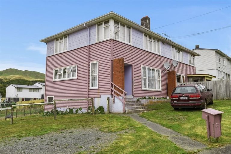 Photo of property in 78-80 Leicester Street, Cannons Creek, Porirua, 5024