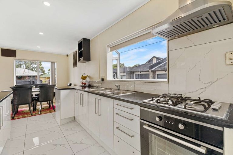 Photo of property in 2/10 Martin Road, Manurewa, Auckland, 2102